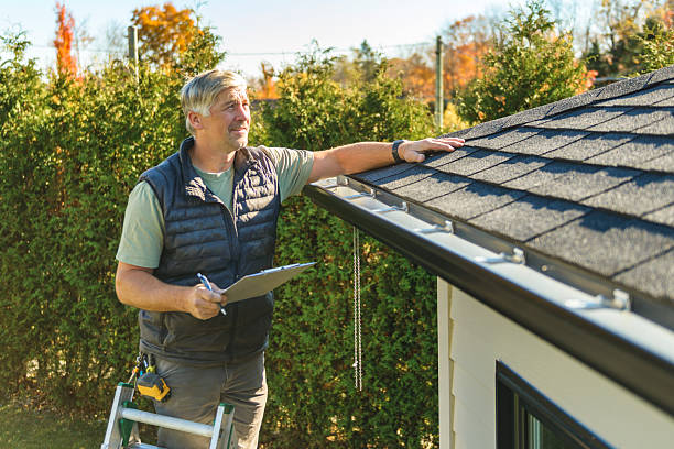 Professional Metal Roofing technician working in Rosebud, TX